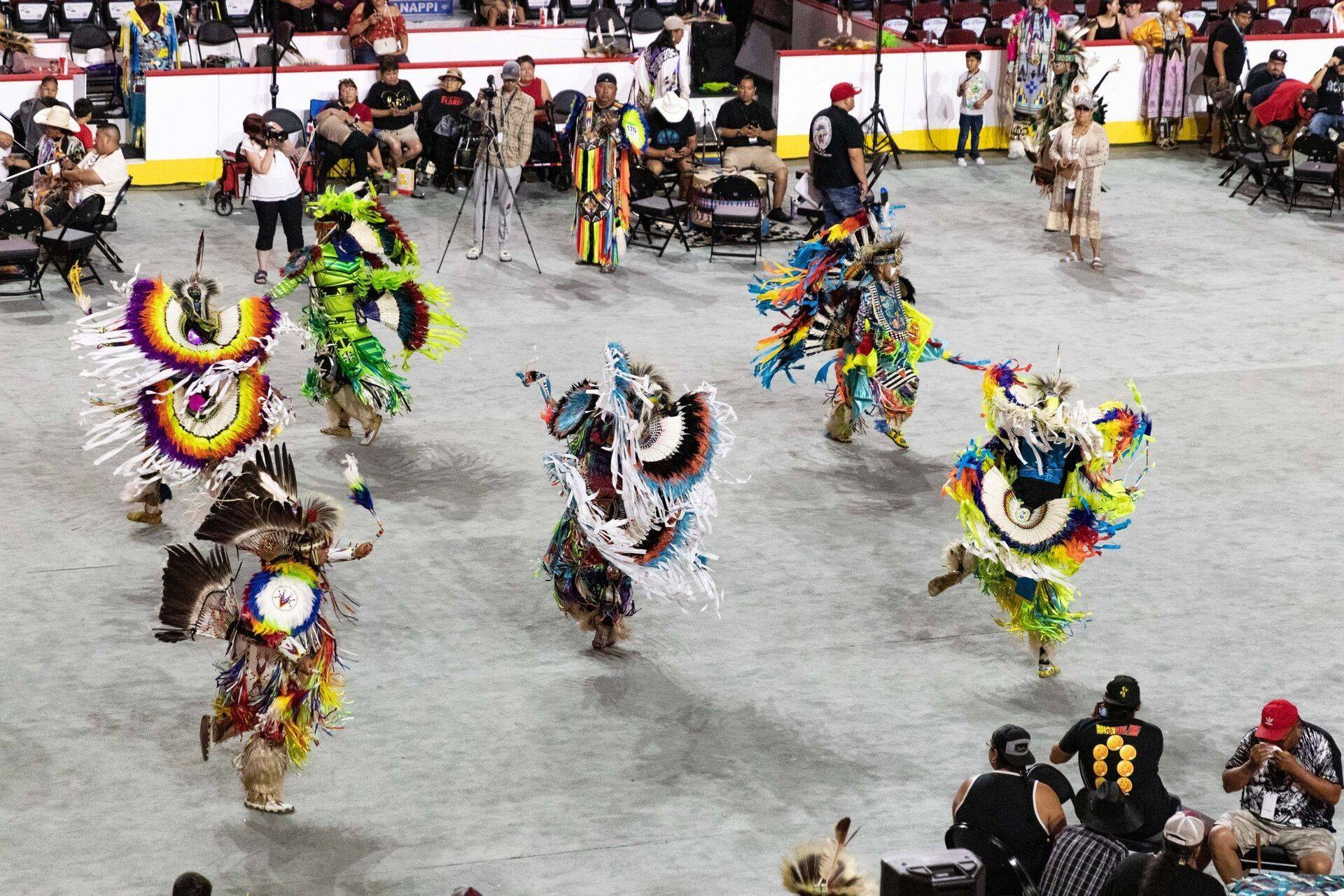 Danse Pow wow Stampede - Marie Naudon