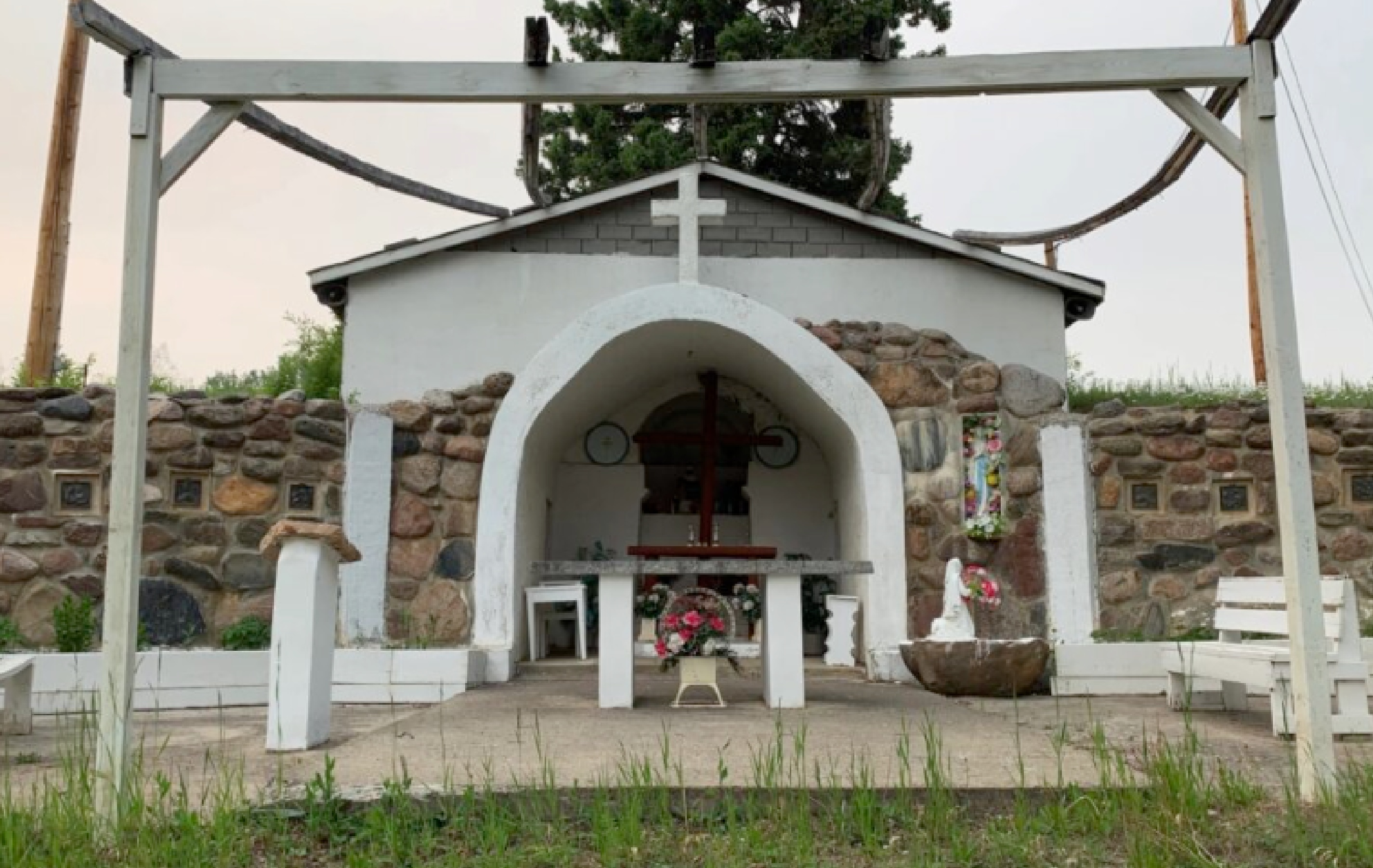 eleske shrine-CR-TRAVEL ALBERTA