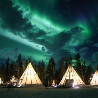 Aurora-Village-Yellowknife-Northwest-Territories-Canada-Aurora-Borealis-Northern-Lights-teepees-Credit-Julian-